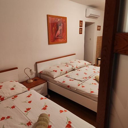 Apartmani Am Krk Town Exterior foto