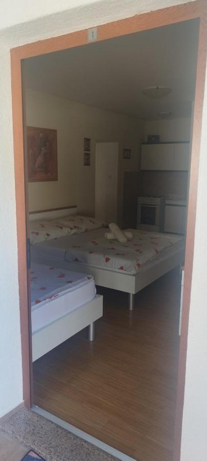 Apartmani Am Krk Town Exterior foto